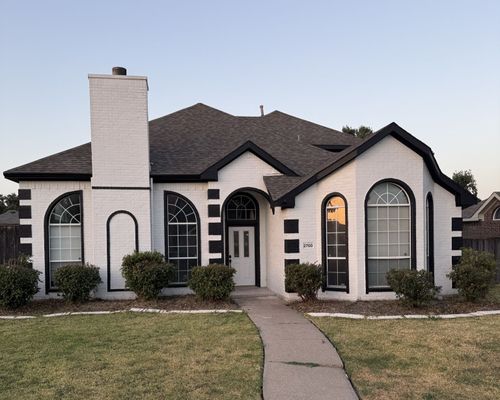 2700 Crystal Falls Dr, Mesquite, TX, 75181-4016 | Card Image