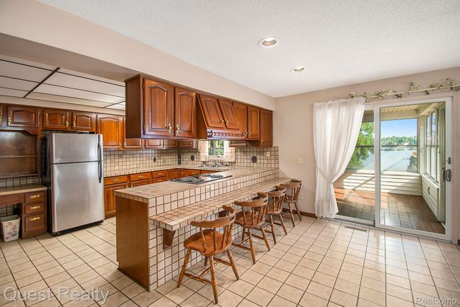 Kitchen | Image 10