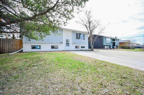 9815 80 Ave, Grande Prairie, AB, T8V3S5 | Card Image