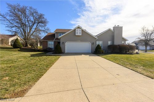 1358 S Azalea Boulevard, Barberton, OH, 44203 | Card Image