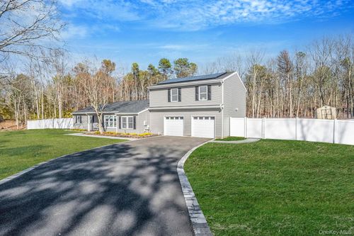 17 Fairway Dr, Manorville, NY, 11949-2909 | Card Image