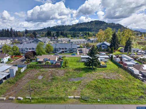 2391 Porter St, Lebanon, OR, 97355-3020 | Card Image