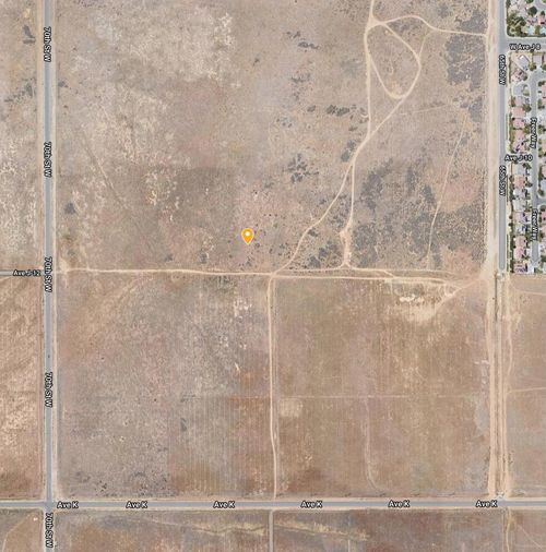 67 Stw Vic Avenue J12, Del Sur, CA, 93536 | Card Image