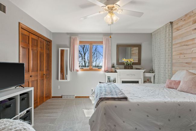 4886 Foxfire Trail, House other with 5 bedrooms, 4 bathrooms and null parking in SPRINGFIELD WI | Image 45