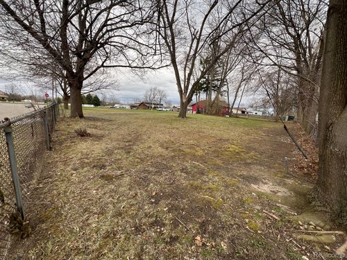 1436 E Pierson Rd, Flushing, MI, 48433-1815 | Card Image