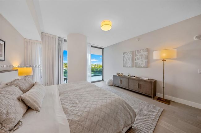 UNIT-305 - 10201 Collins Ave, Condo with 2 bedrooms, 3 bathrooms and null parking in Bal Harbour FL | Image 27