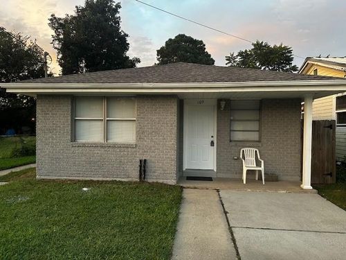 109 4th St, Chalmette, LA, 70043-4217 | Card Image