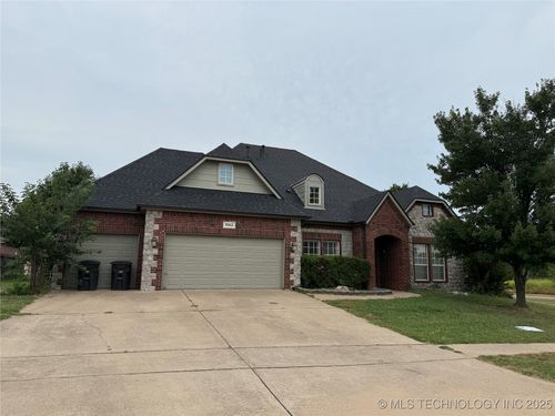 5912 Woodland Rd, Bartlesville, OK, 74006-7833 | Card Image