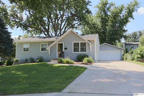 12517 B St, Omaha, NE, 68144-4142 | Card Image