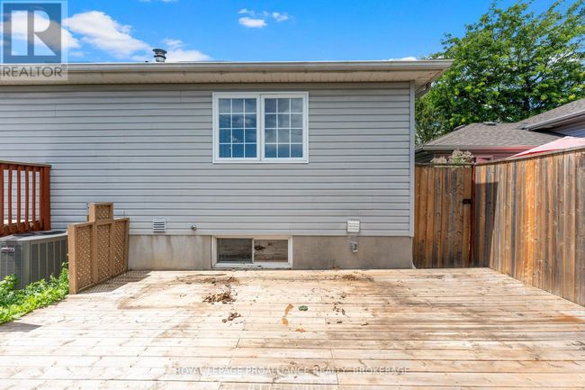 343 Sunrise Cres, House other with 4 bedrooms, 3 bathrooms and 4 parking in Kingston ON | Image 43