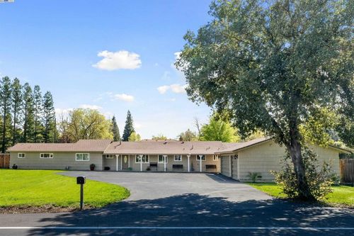 3160 Northrop Ave, Sacramento, CA, 95864-5021 | Card Image