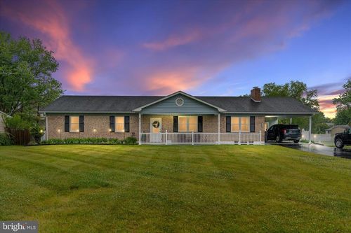 106 Essex Cir, STEPHENS CITY, VA, 22655-5927 | Card Image