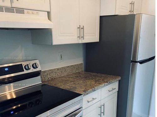 apt-812-2350 Ne 135th St, North Miami, FL, 33181-3549 | Card Image