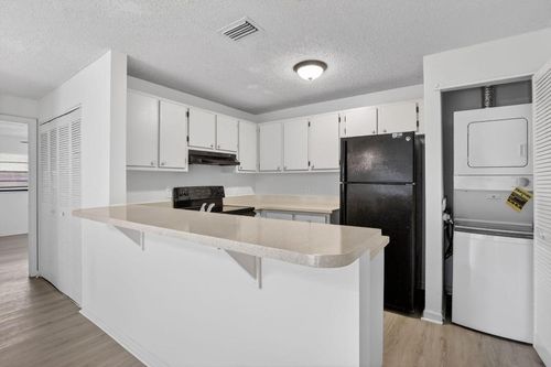 13a-9420 Nw 49th Pl, Sunrise, FL, 33351-7703 | Card Image