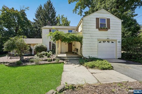1 Seneca Place, Montclair, NJ, 07043 | Card Image