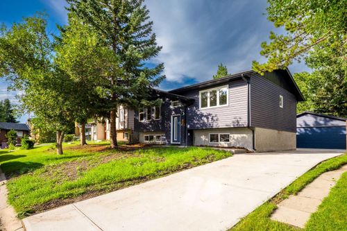 144 Deer Ridge Way Se, Calgary, AB, T2J5Y6 | Card Image