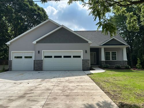5966 E Sleepy Hollow Ln, East Lansing, MI, 48823 | Card Image