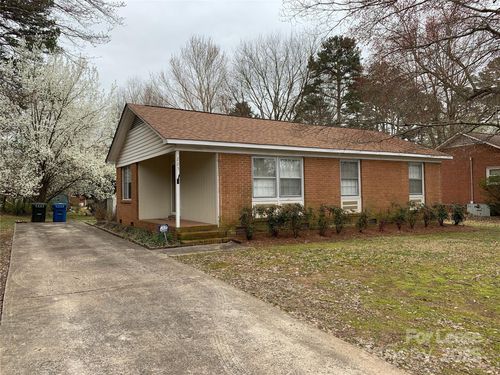 225 Deer Creek Dr, Matthews, NC, 28105-5727 | Card Image