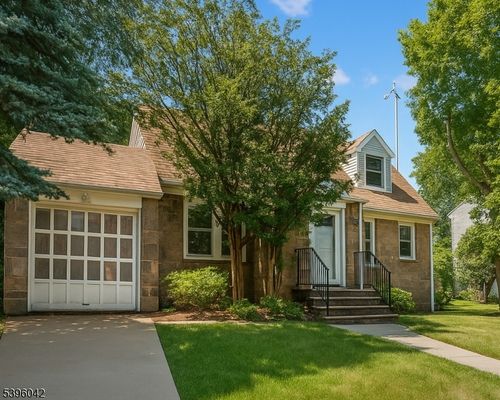 90 Ardmore Ave, Clifton, NJ, 07014-1852 | Card Image