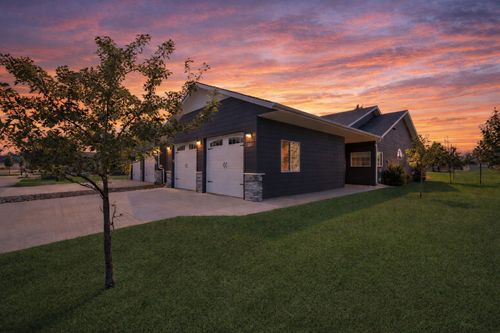 284 W Nicklaus Ave, Kalispell, MT, 59901-2779 | Card Image