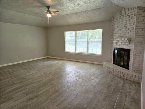 17135 Hewing Dr, Friendswood, TX, 77546-2624 | Card Image