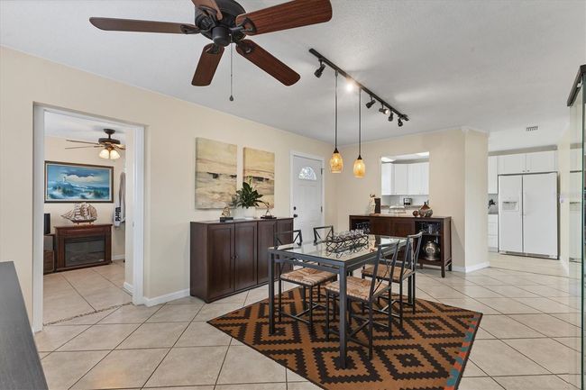 2402 33 Rd St W, House other with 3 bedrooms, 2 bathrooms and null parking in BRADENTON FL | Image 13