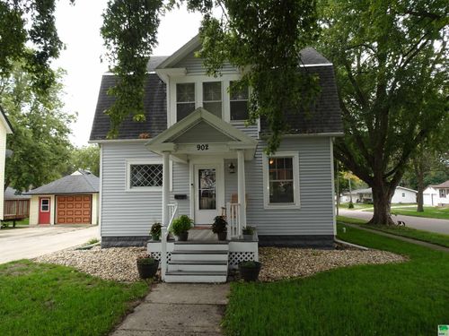902 6th 6th St, Sheldon, IA, 51201-1627 | Card Image