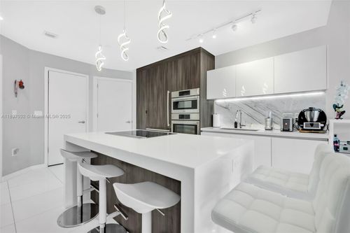 unit-806-851 Ne 1st Ave, Miami, FL, 33132-1836 | Card Image