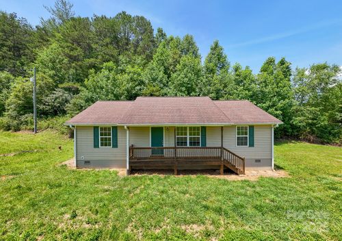 42 Leonard Davis Rd, Robbinsville, NC, 28771-7864 | Card Image