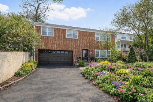 201 Shonnard Ter, Yonkers, NY, 10701-1964 | Card Image