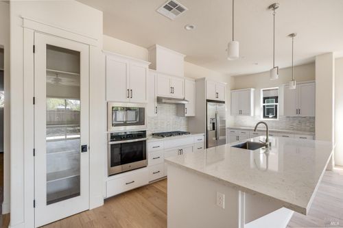 3541 Ruston Ln, Napa, CA, 94558-2643 | Card Image
