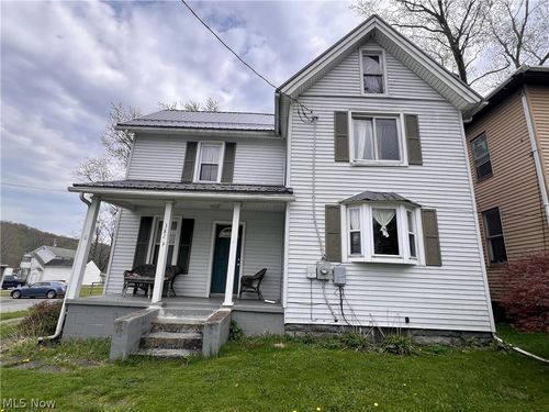 3824 W Main Street, New Waterford, OH, 44445 | Card Image