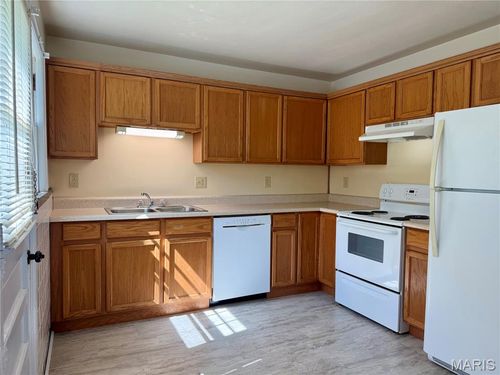 6 Cronin Ct, Rolla, MO, 65401-3516 | Card Image