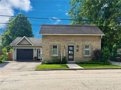 29 Hall St, Ayr, ON, N0B1E0 | Card Image