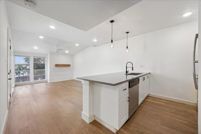 APT-231 - 909 Reinli St, Condo with 1 bedrooms, 1 bathrooms and 1 parking in Austin TX | Image 4