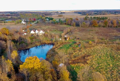 35420 Oasis Rd, Lindstrom, MN, 55045-9676 | Card Image