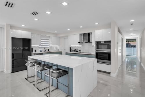 1045 Hollywood Blvd, Hollywood, FL, 33019-1607 | Card Image