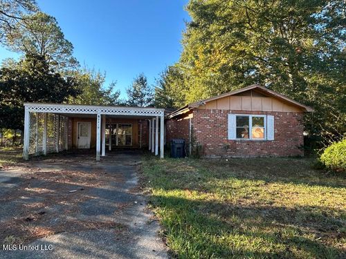 2419 Avenido Del Pinar St, Gautier, MS, 39553-6859 | Card Image