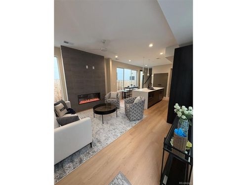 2323 S High St, Denver, CO, 80210-5141 | Card Image