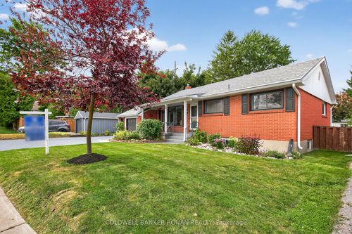 {{alt}} | Card Image