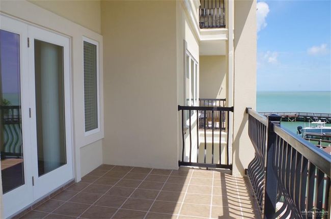3303 - 301 E Houston St, Condo with 2 bedrooms, 2 bathrooms and null parking in Port Isabel TX | Image 15