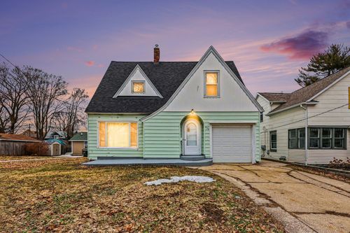 996 Forest Ave, Muskegon, MI, 49441-2245 | Card Image