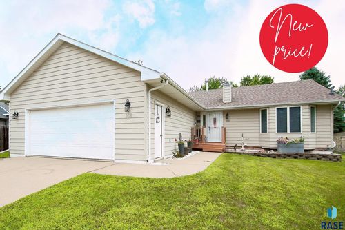 908 S Blaine St, Lennox, SD, 57039-2431 | Card Image