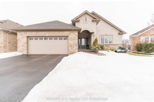 11 Hollier Dr, Tillsonburg, ON, N4G0G2 | Card Image