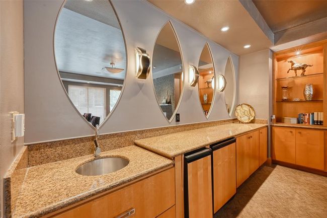 UNIT-1206 - 3505 Sage Rd, Condo with 2 bedrooms, 2 bathrooms and null parking in Houston TX | Image 12