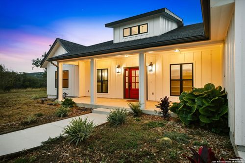 13932 State Highway 16 S, Pipe Creek, TX, 78063-5441 | Card Image