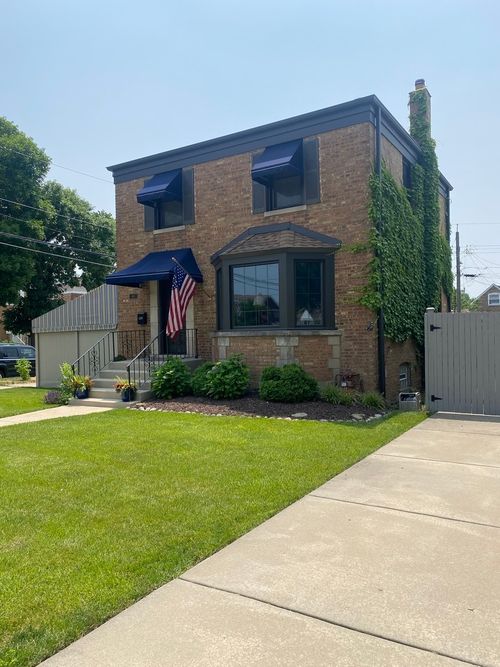 3801 W 110th St, Chicago, IL, 60655-4003 | Card Image