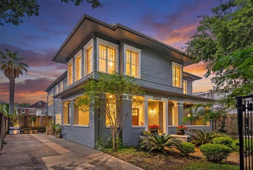 220 Marshall St, Houston, TX, 77006-4591 | Card Image