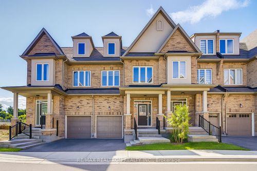 8 Yans Way, Markham, ON, L3R0J8 | Card Image