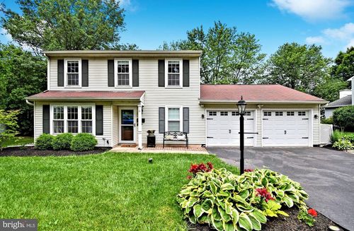 425 Oak Dr, HARLEYSVILLE, PA, 19438-2345 | Card Image